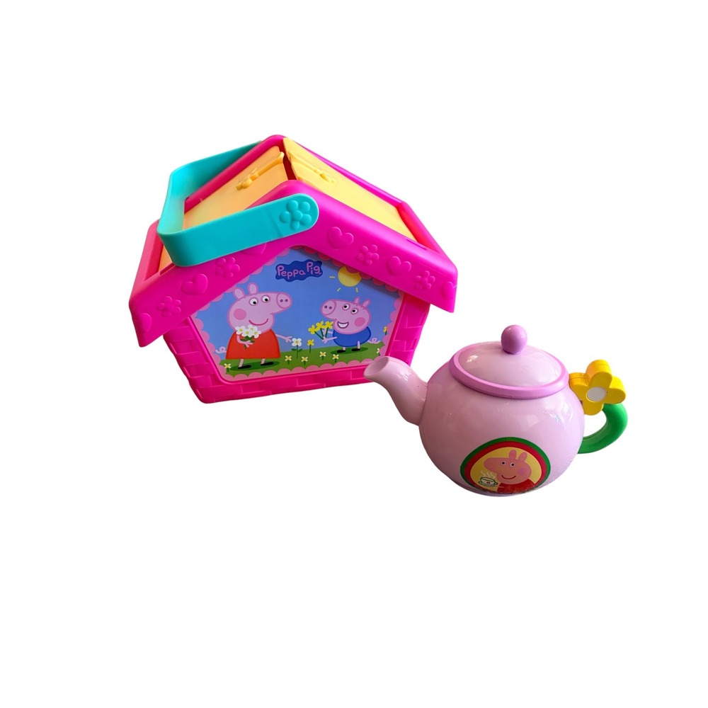 Peppa Pig Let's Have a Picnic Set with Teapot Toy